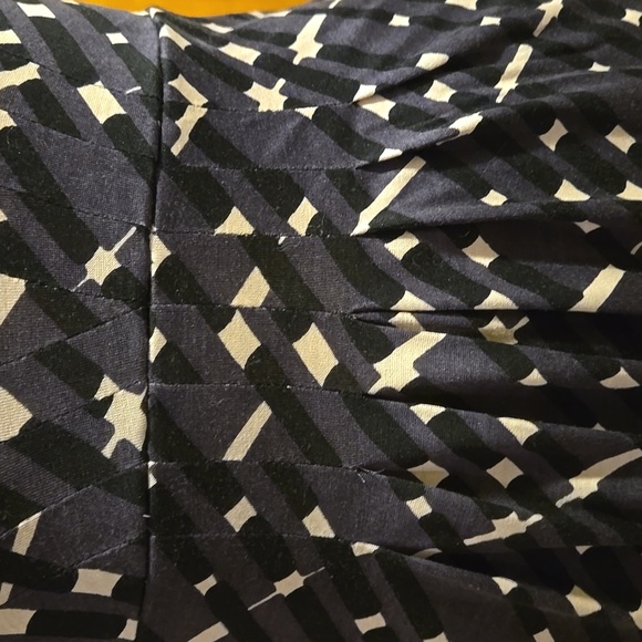 Banana Republic Black Cap Sleeve Mini Dress. Size 00Petite - Picture 4 of 9